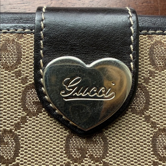 Authentic Gucci Heart Accent Brown and Beige Logo Long Wallet - Picture 8 of 9